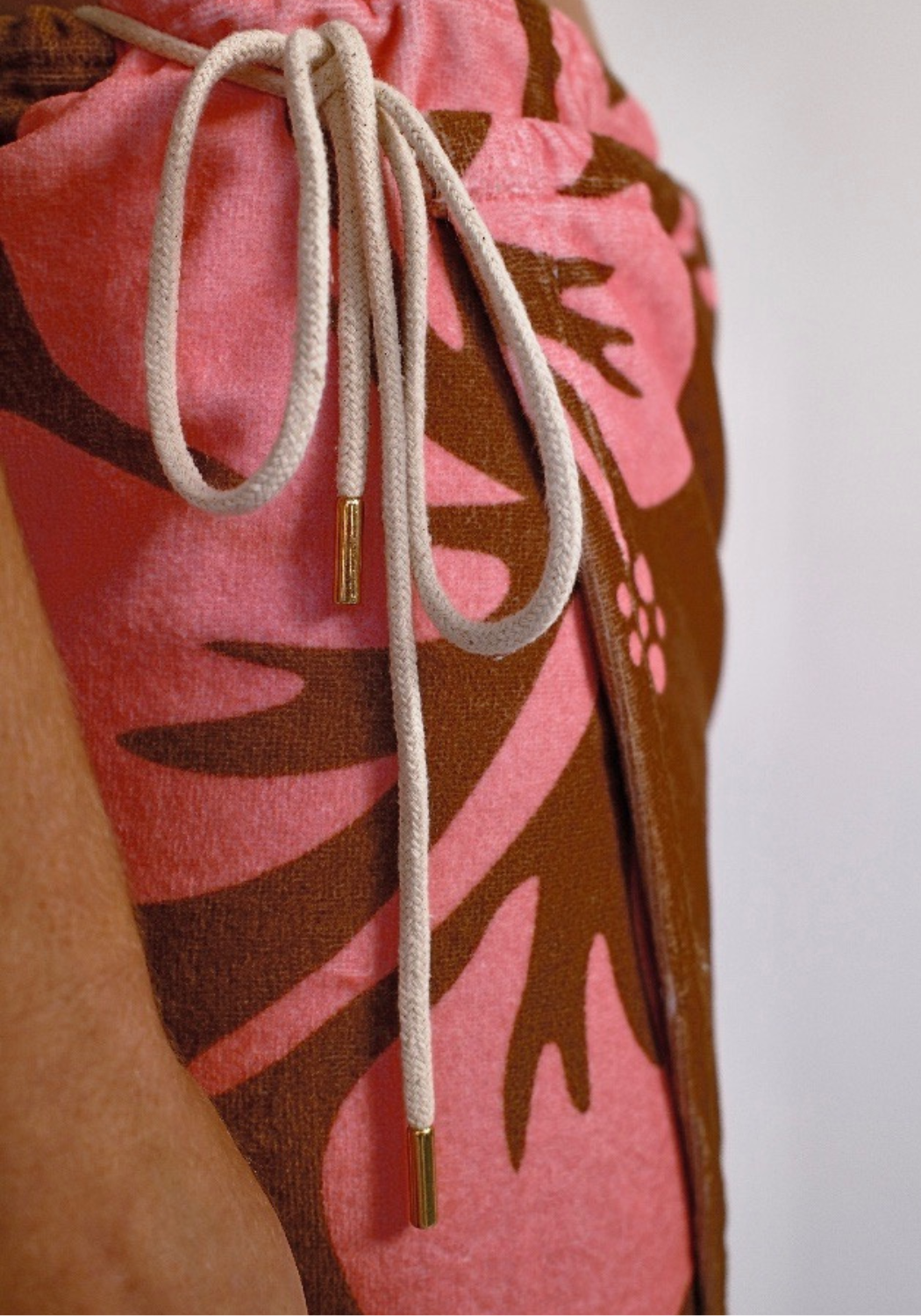 SASSY SURF COCO BLOSSOM BEACH TOWEL SKIRT - CHOCOLATE/PINK