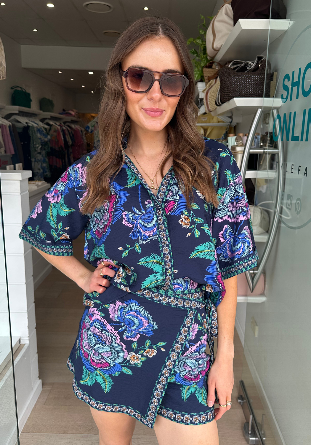 CARLA BUTTON THROUGH SHIRT - NAVY FLORAL