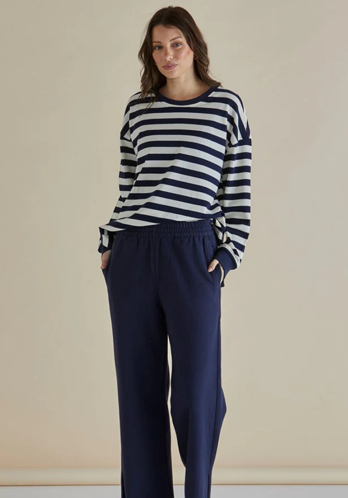 BETTY BASICS EASY CREW SWEAT - NAVY & WHITE