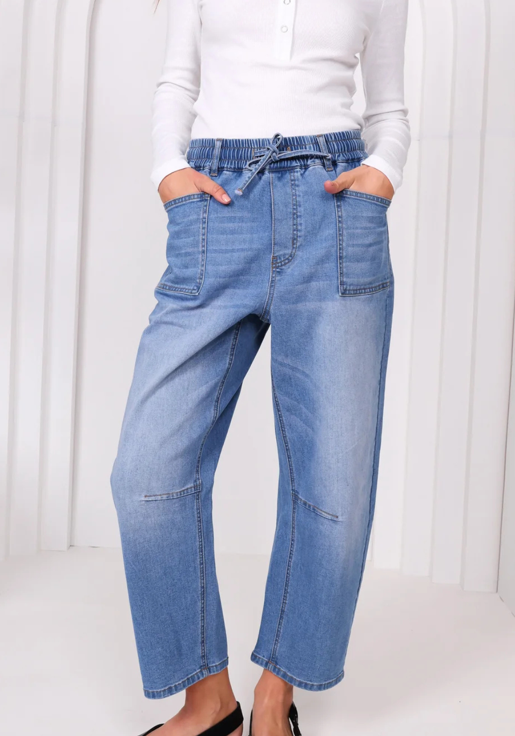 LEO DENIM BARREL JEANS - LIGHT BLUE