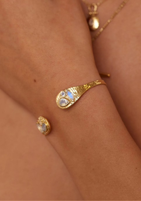 TONI MAY ALESSIA MOONSTONE CUFF - GOLD