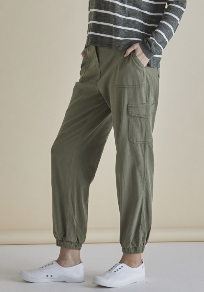 BETTY BASICS LACEY LYOCELL CARGO JOGGER - KHAKI GREEN
