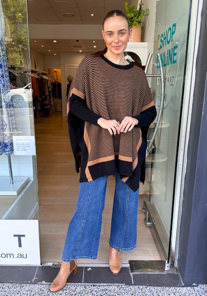 ARLET OVERSIZED KNIT - TAN AND BLACK