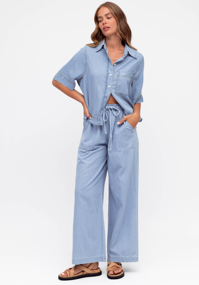 Load image into Gallery viewer, INDIA BUTTON THROUGH SHIRT - CHAMBRAY