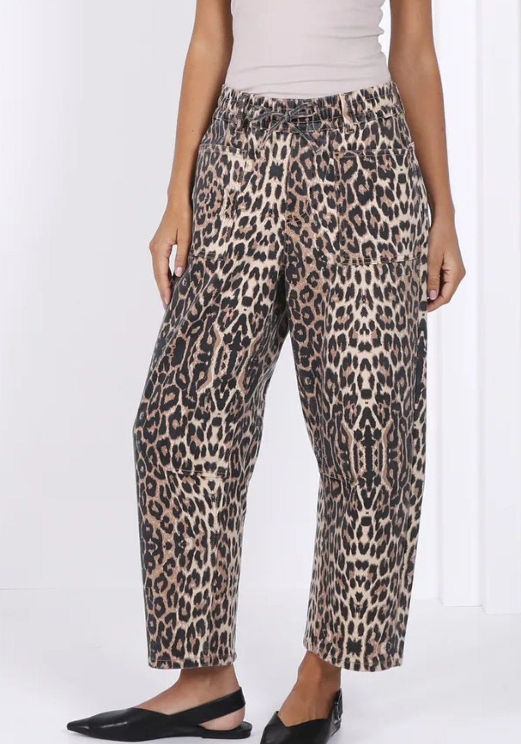 LEO DENIM BARREL JEANS - LEOPARD