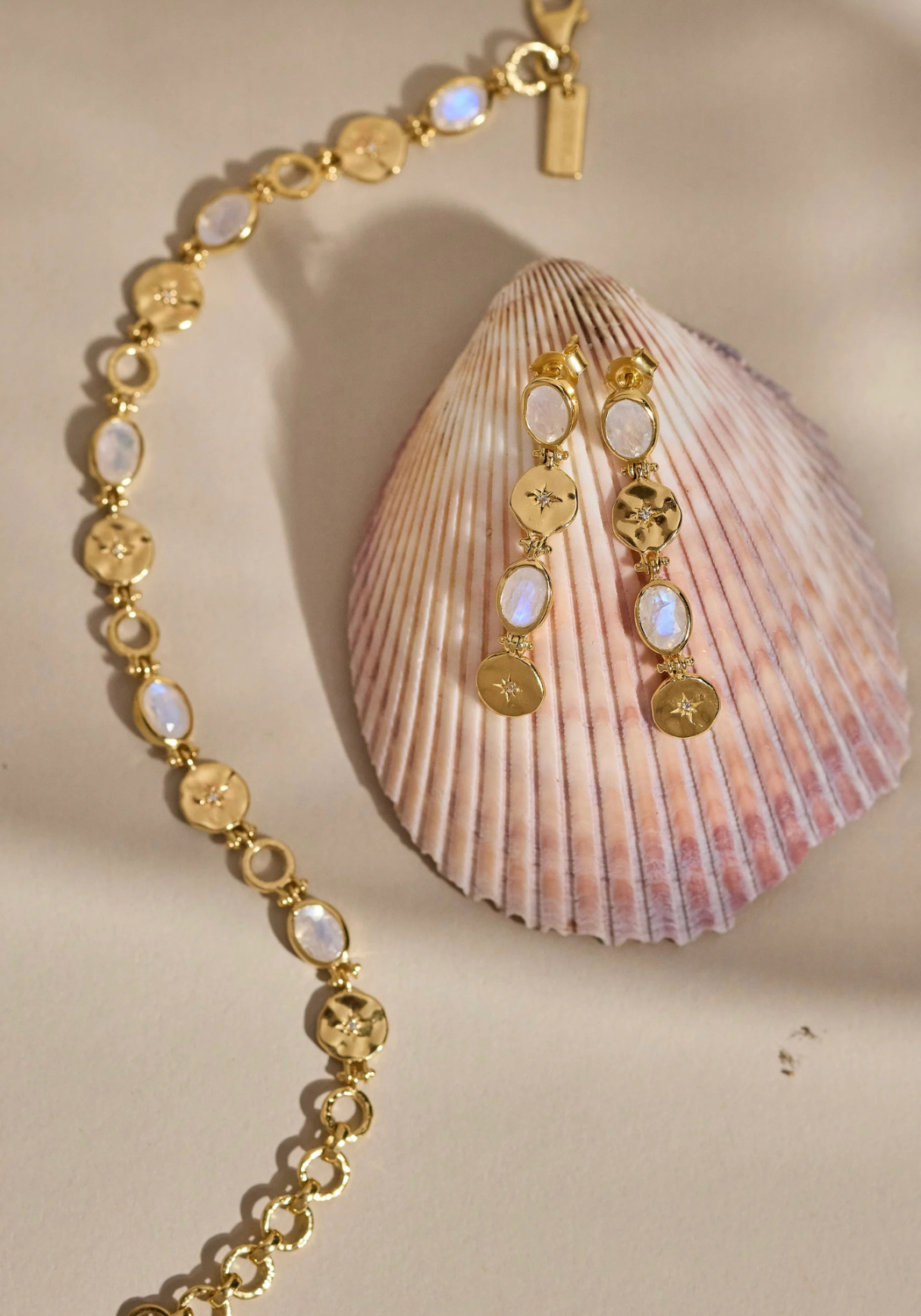 TONI MAY CELESTIAL MOONSTONE BRACELET - GOLD