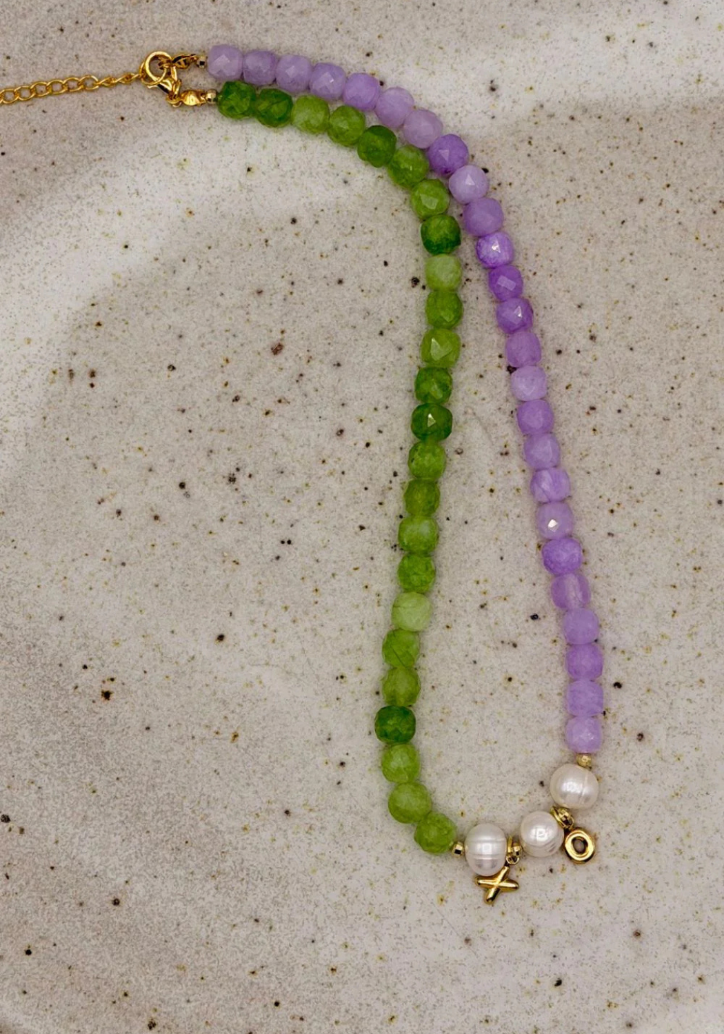 MOSK MELBOURNE XO NECKLACE - GREEN/PURPLE