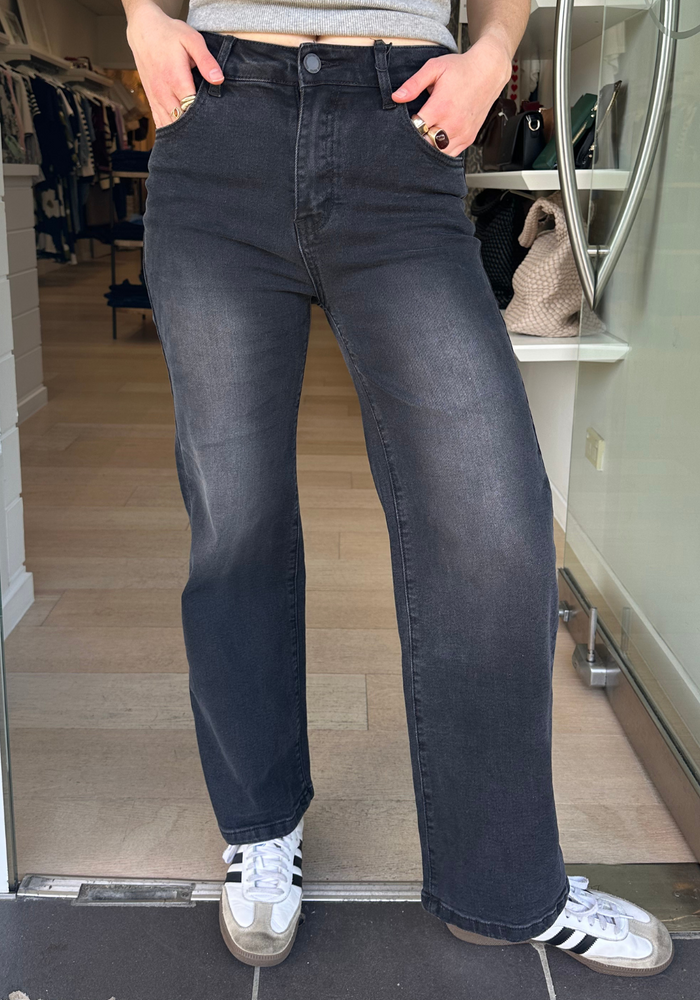 Load image into Gallery viewer, CAMRYN STRAIGHT LEG JEAN - BLACK WASH
