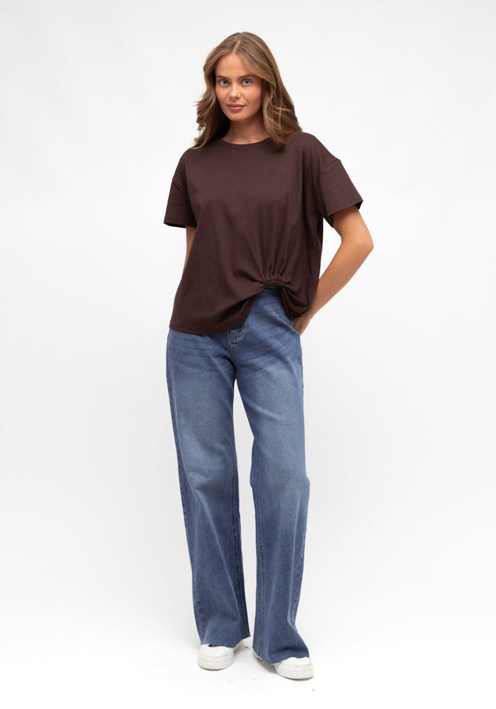 JESSIE EASY TUCK TEE - CHOCOLATE