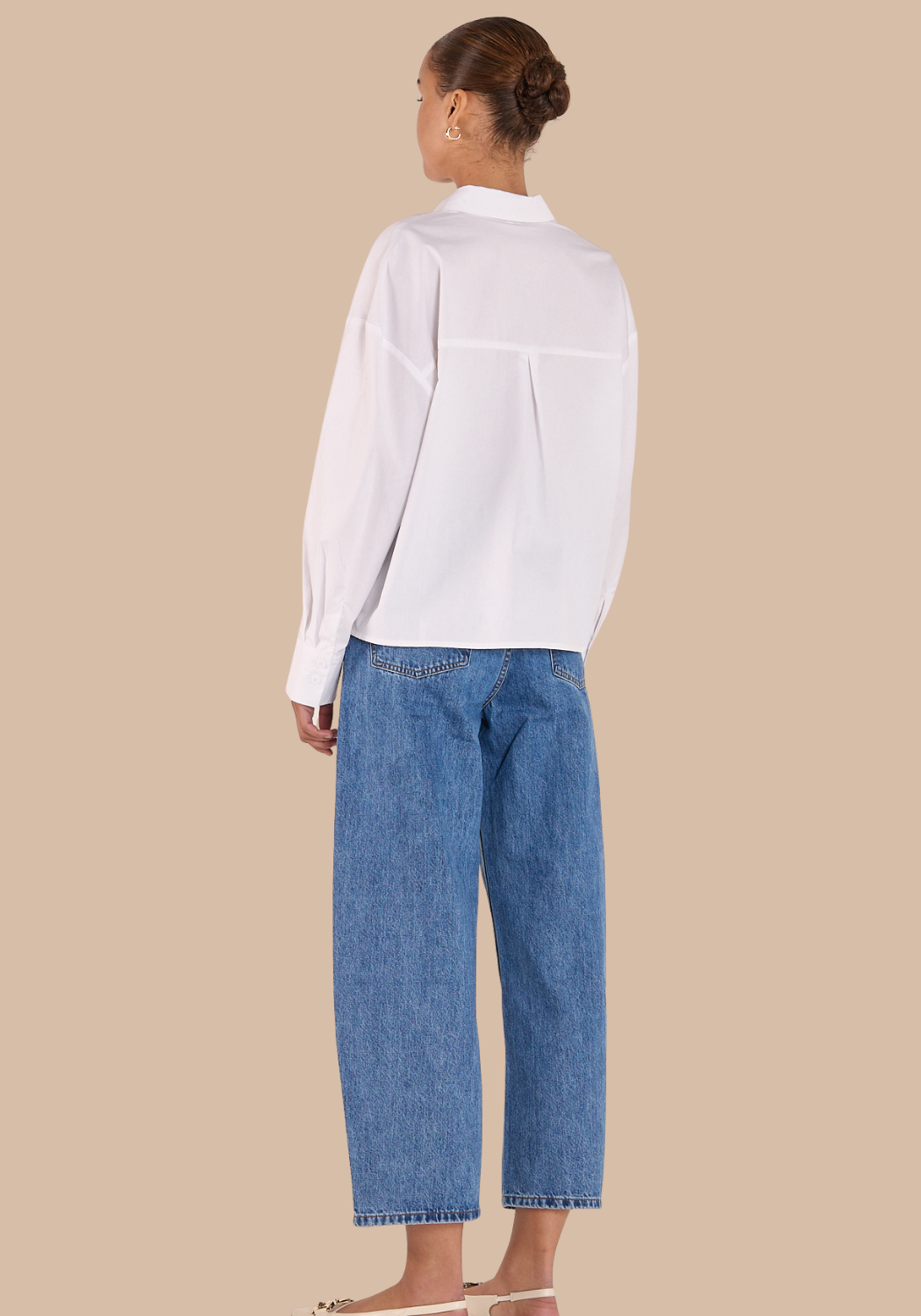 FEATHER + NOISE LOLA CROPPED BARREL JEAN - BLUE