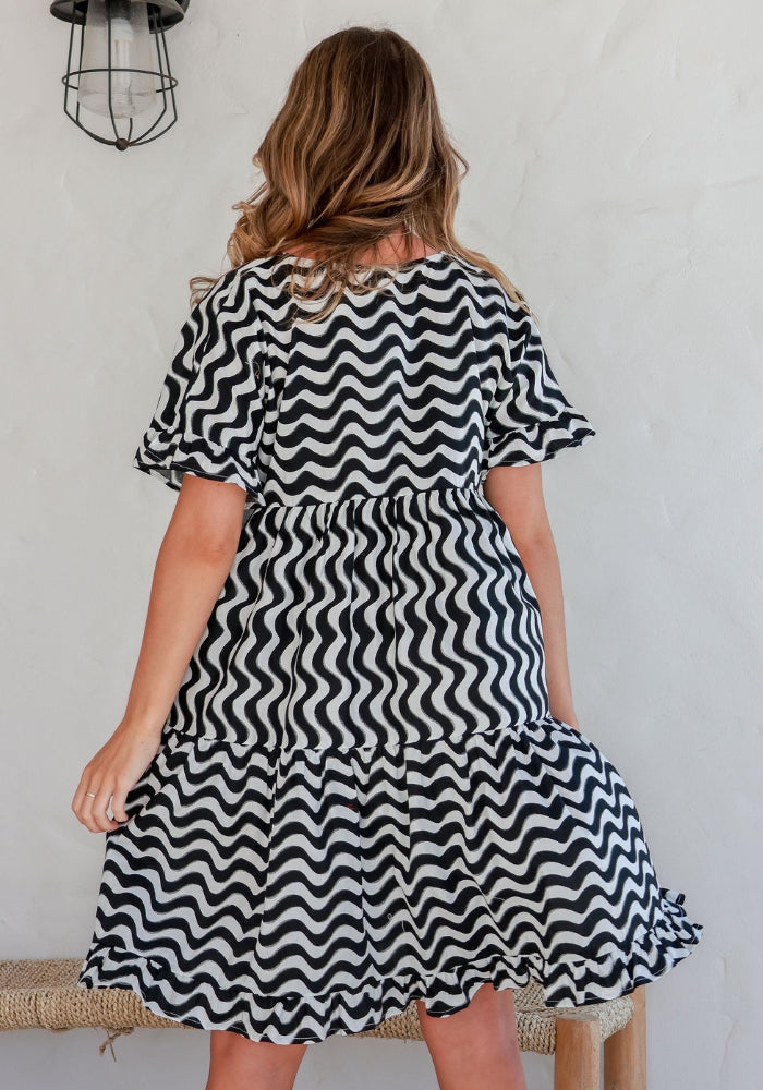 Load image into Gallery viewer, RIO SHORT SLEEVE DRESS - BLACK WAVE PRINT