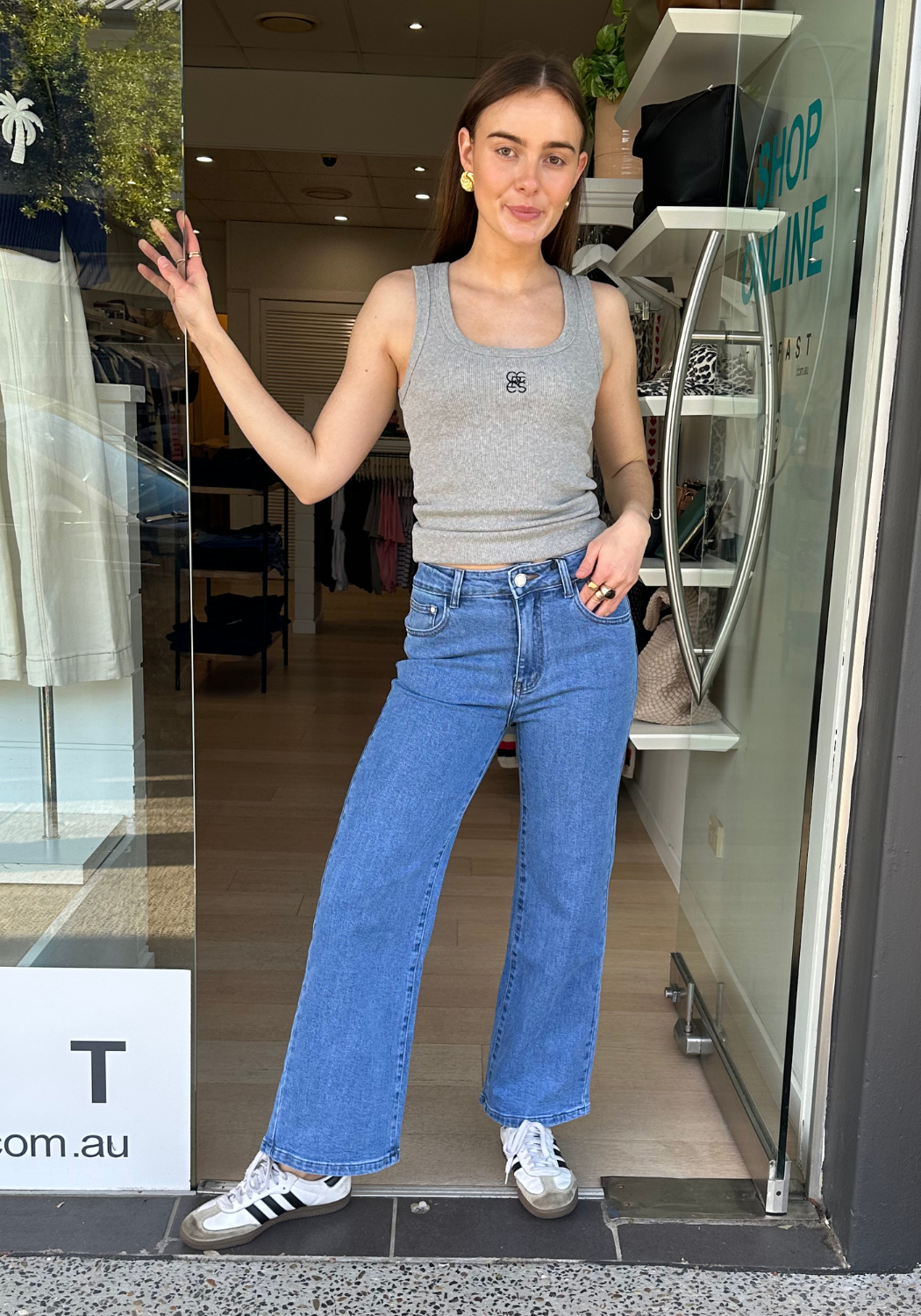 CAMRYN STRAIGHT LEG JEAN - LIGHT WASH