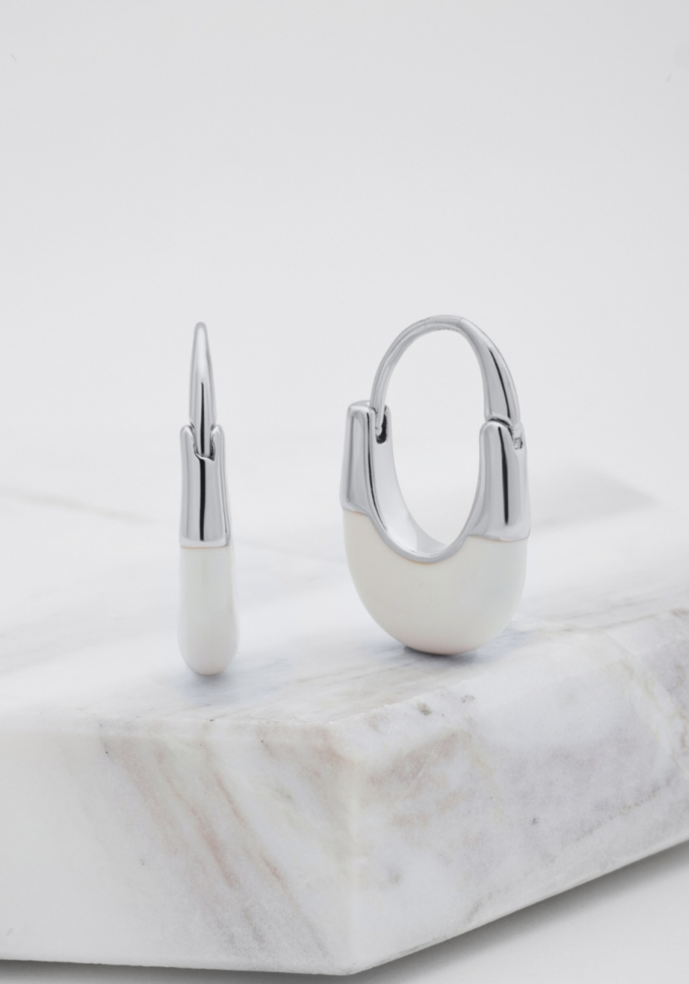 ZAFINO STEFI HOOP - WHITE/SILVER