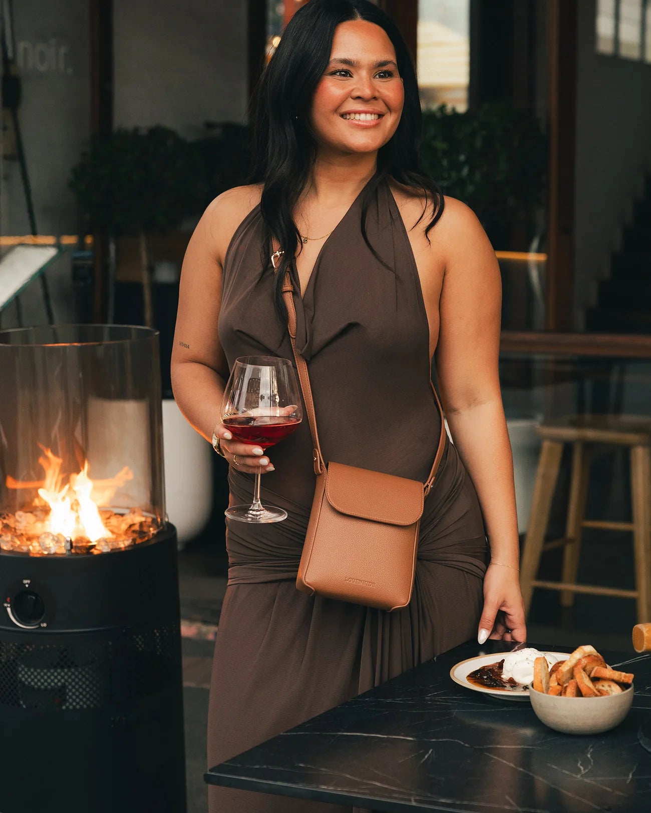 LOUENHIDE BESSIE CROSSBODY BAG - TOFFEE