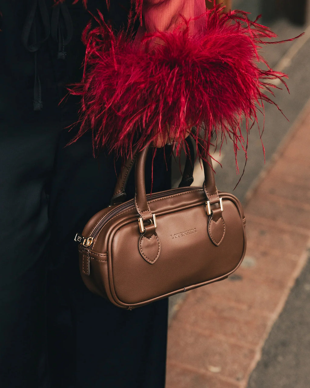 LOUENHIDE ARKI CROSSBODY BAG - CHOCOLATE