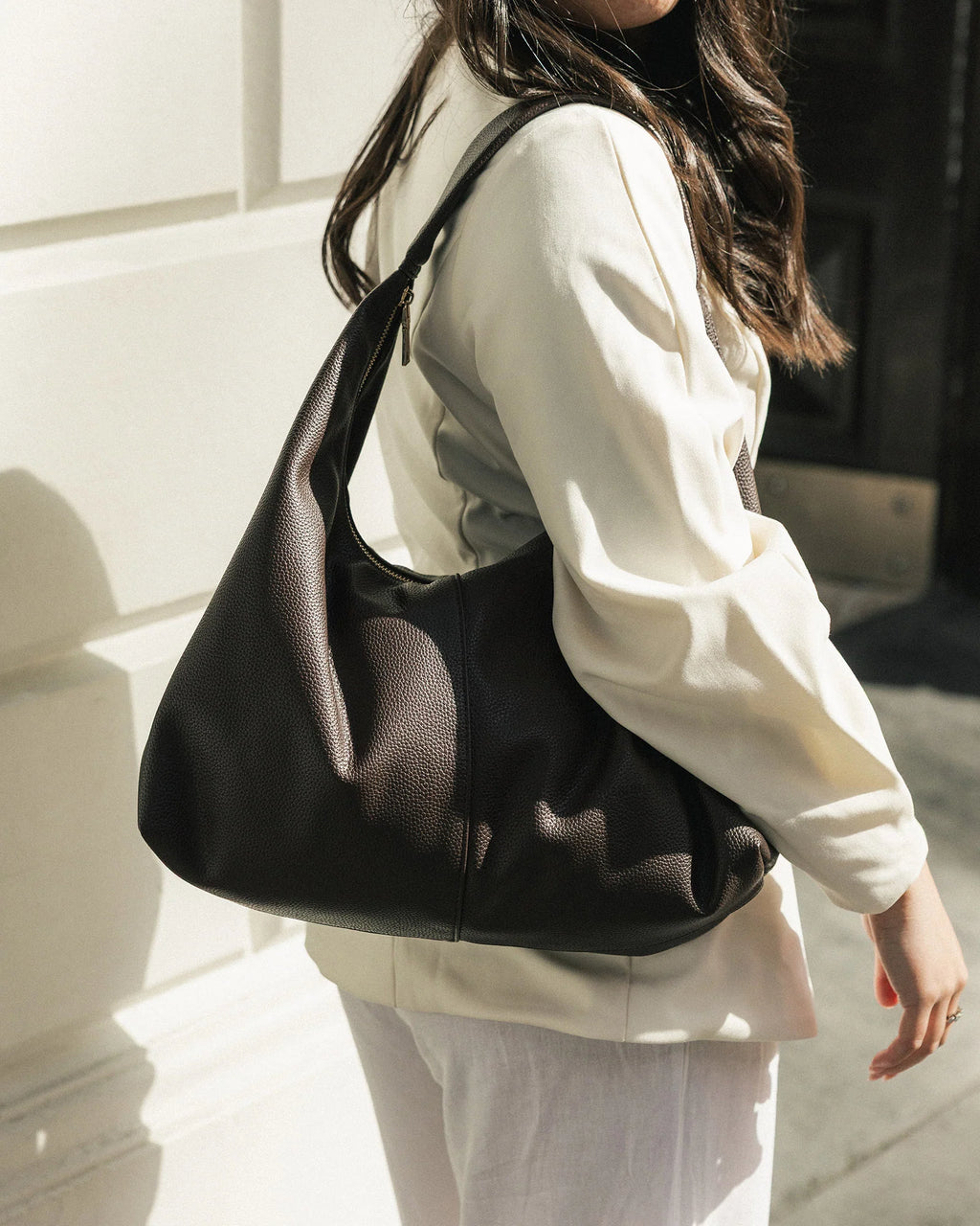 LOUENHIDE VALENTINE SLOUCH SHOULDER BAG - CHOCOLATE
