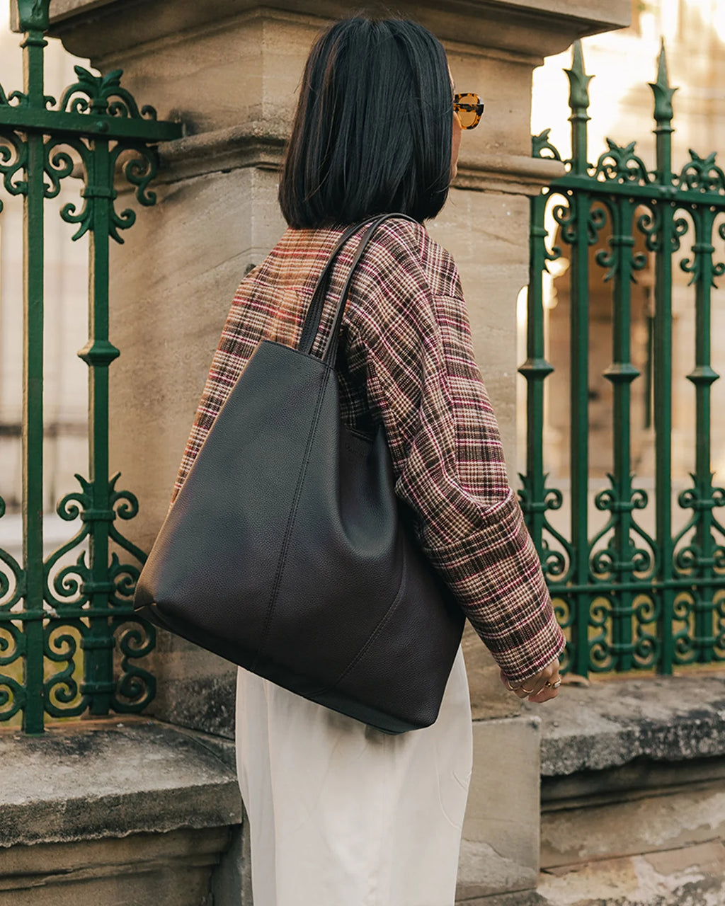 LOUENHIDE COLBY TOTE BAG - BLACK