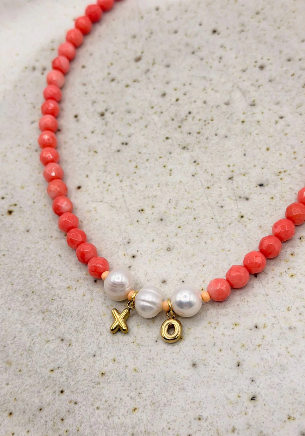 MOSK MELBOURNE XO NECKLACE - PEACH