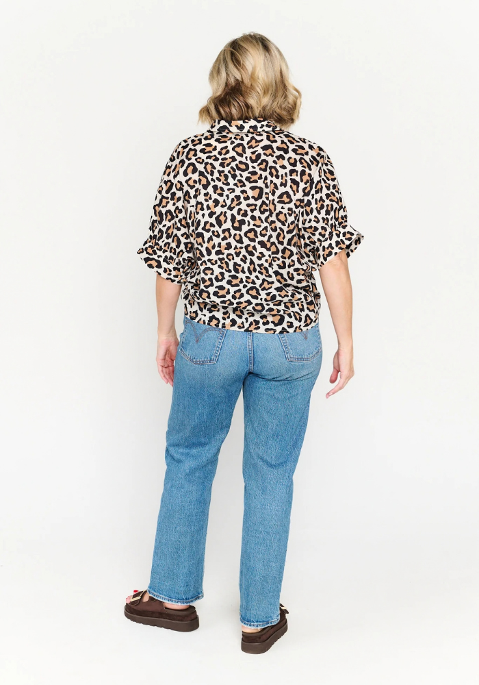 LEO TIE SHIRT - LEOPARD PRINT