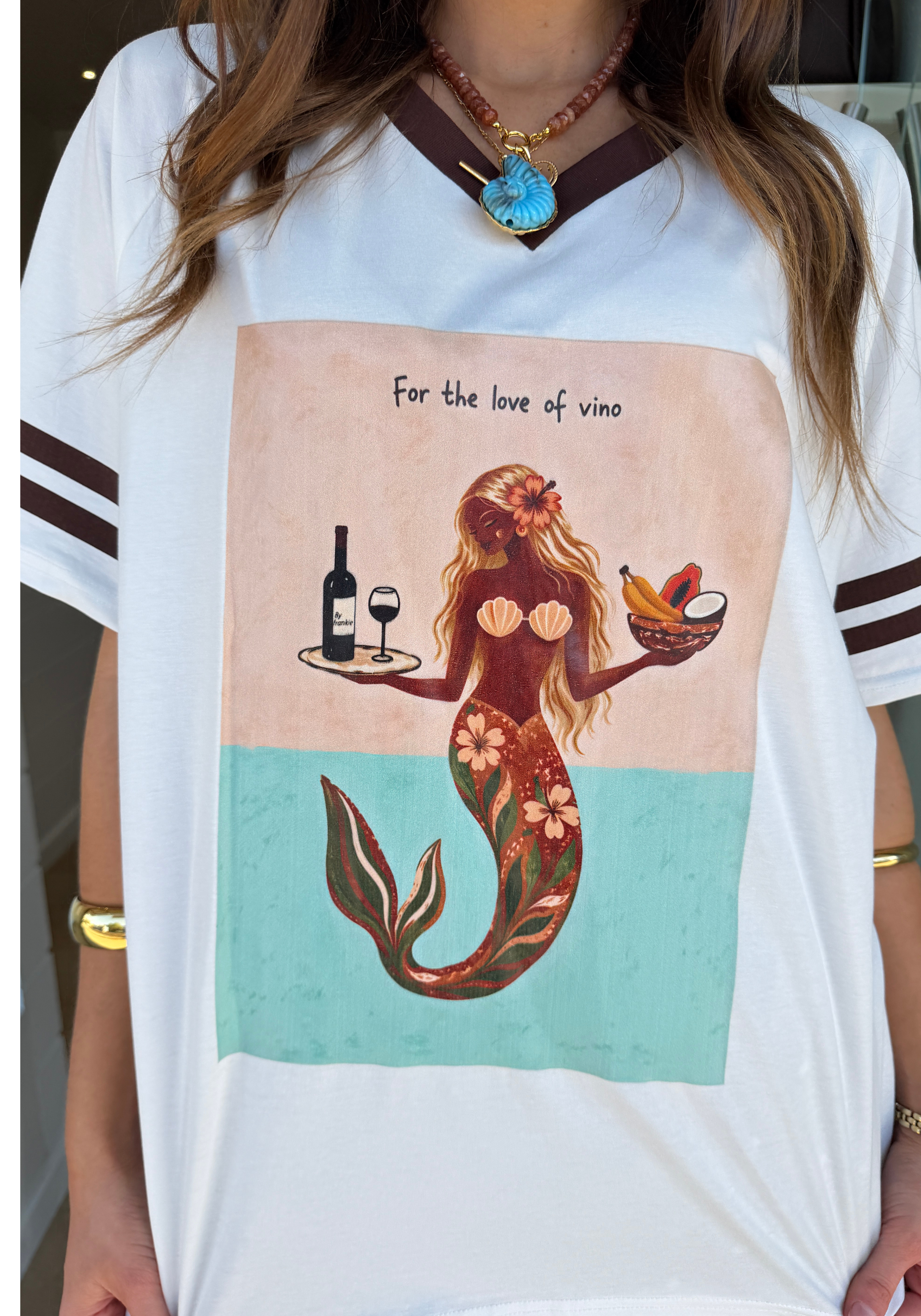 BY FRANKIE V NECK MERMAID VINO OVERSIZED TEE - WHITE/CHOC