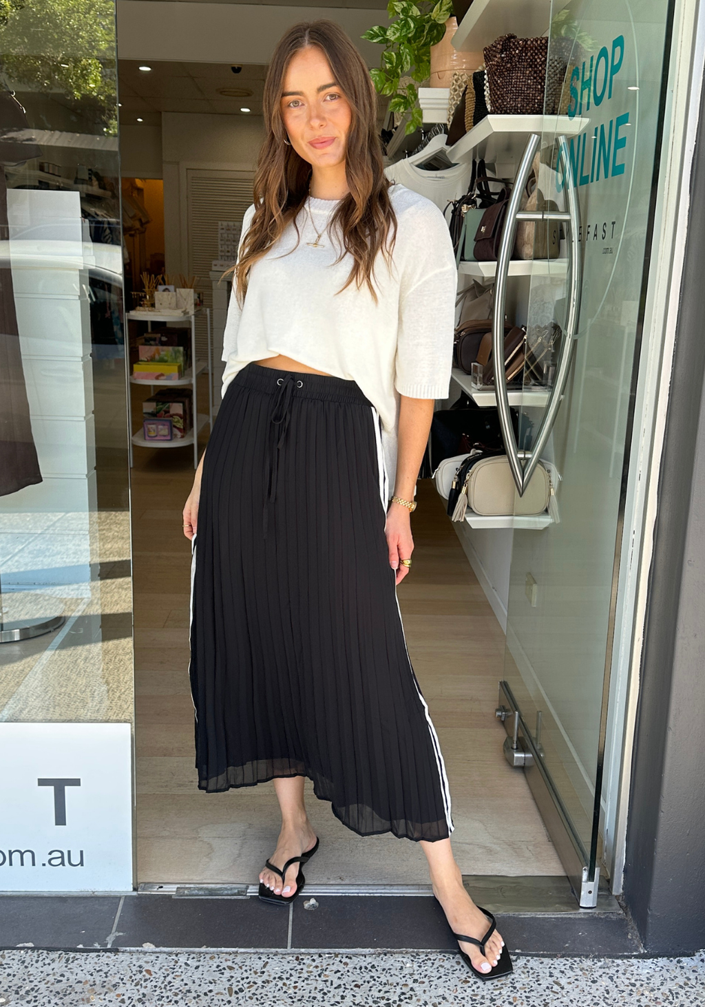 JUNE PLEATED SKIRT - BLACK