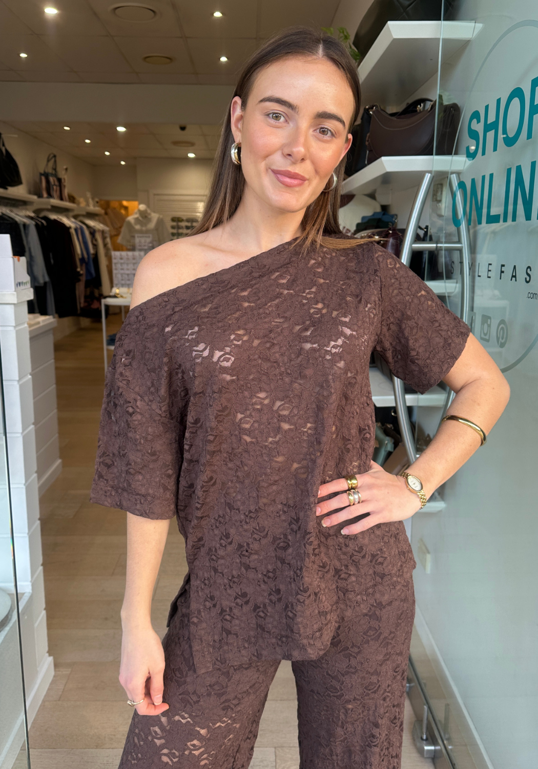 WREN OFF SHOULDER LACE TOP - CHOCOLATE