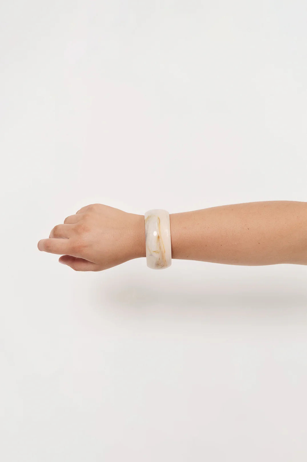 ADORNE MARBLE RESIN WIDE BANGLE - STONE/CAMEL