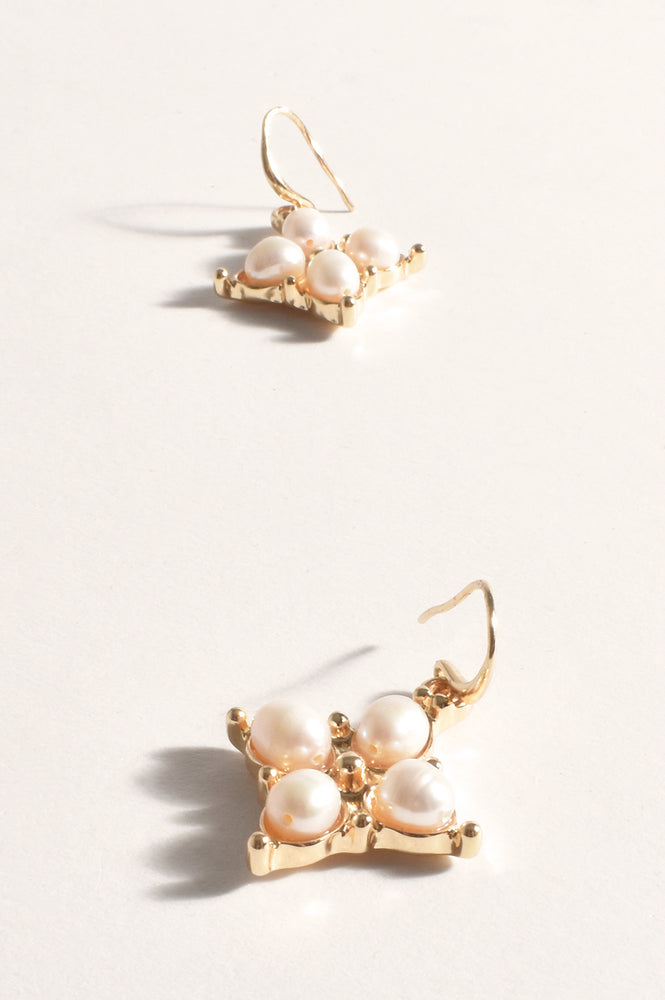 Load image into Gallery viewer, ADORNE EVENT PEARL DROP EARRINGS - GOLD