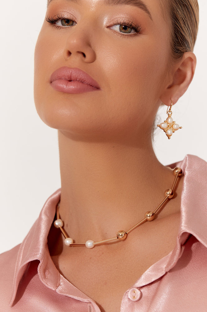 Load image into Gallery viewer, ADORNE EVENT PEARL DROP EARRINGS - GOLD