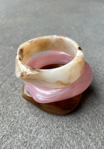 ANGULAR CUFF BANGLE IN PINK