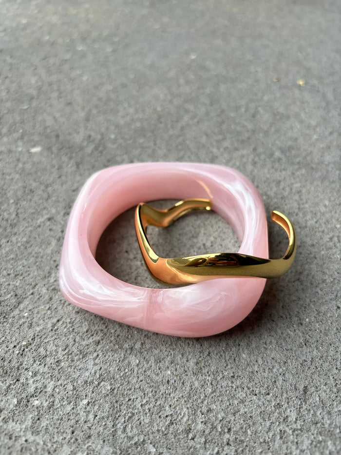 Load image into Gallery viewer, ANGULAR CUFF BANGLE IN PINK