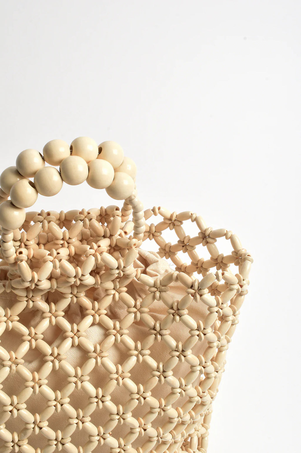 ADORNE WOODEN BEAD BASKET BAG - CREAM