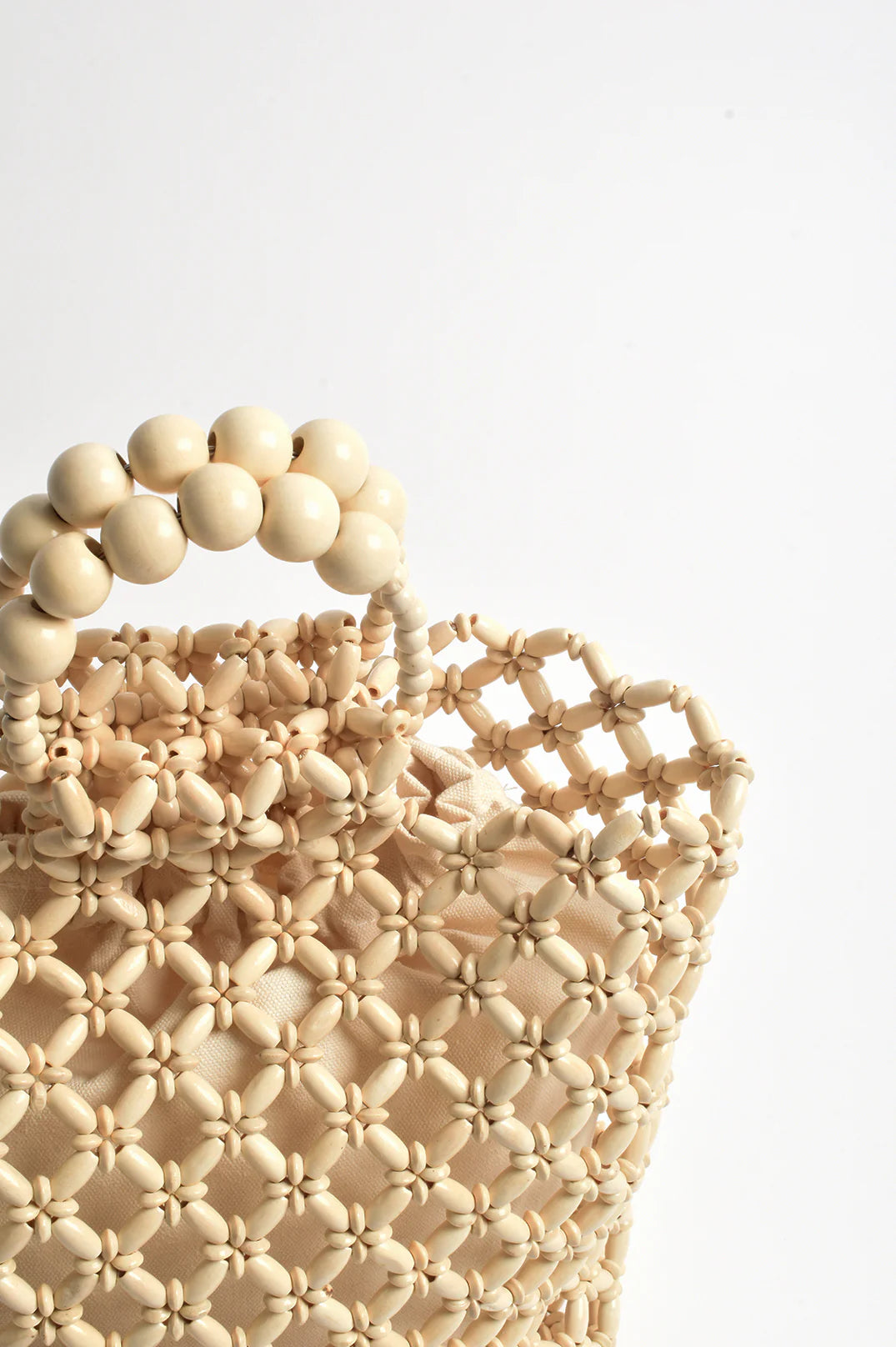 ADORNE WOODEN BEAD BASKET BAG - CREAM