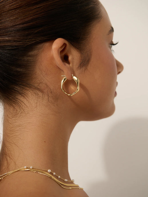 WAVY TEXTURED EARRINGS - GOLD