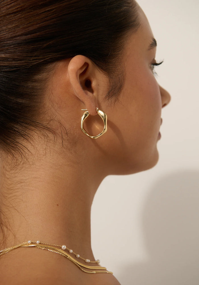 WAVY TEXTURED EARRINGS - GOLD