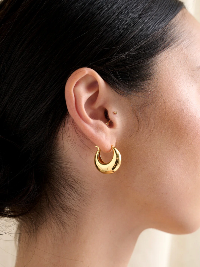 Load image into Gallery viewer, PORTE HOOP GOLD PLATED EARRING