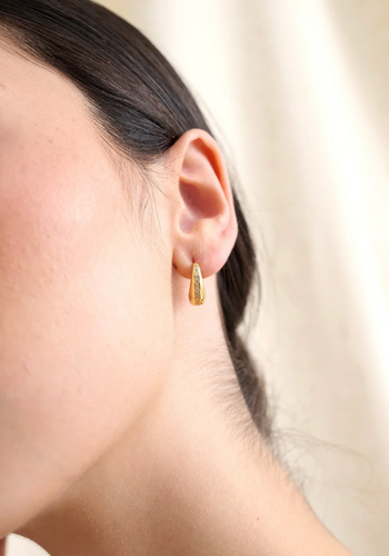 DAINTY HOOP 18K GOLD WITH DIAMANTE DETAIL EARRING