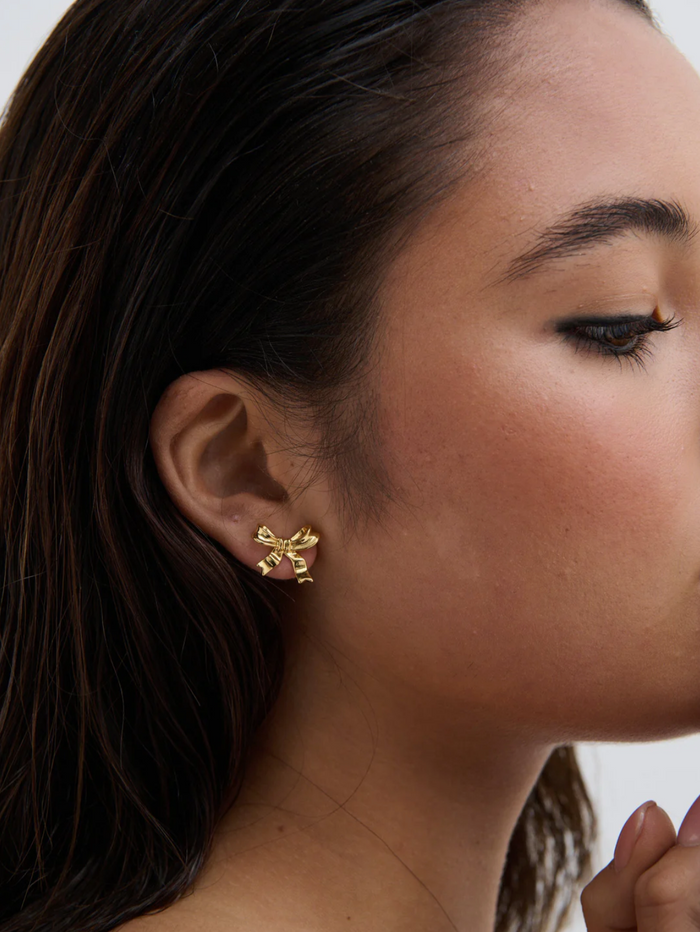 Load image into Gallery viewer, BOW STUD 18K GOLD PLATED EARRINGS