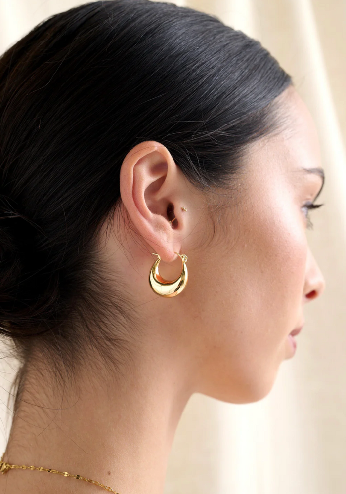 LINDA HOOP 18K GOLD PLATED EARRINGS