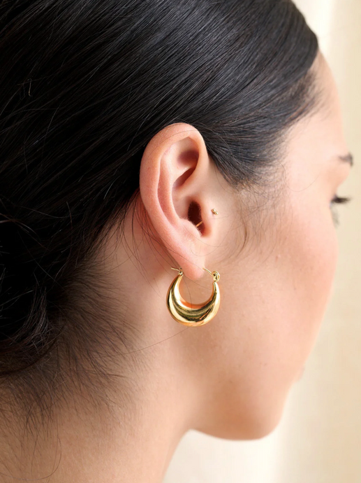 LINDA HOOP 18K GOLD PLATED EARRINGS