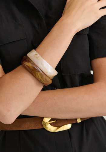 ANGULAR CUFF BANGLE IN MULTI BROWN