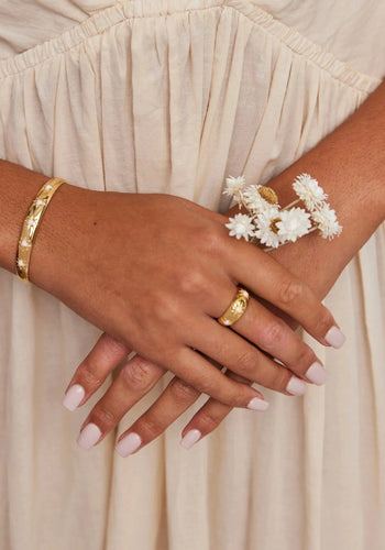 TONI MAY ALINA OPAL RING - GOLD