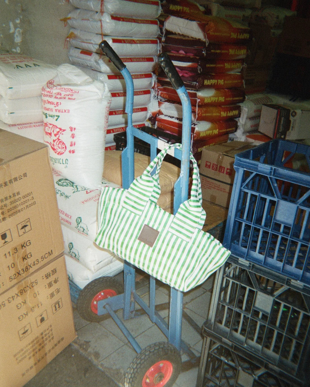 EAU BAGS EAST WEST TOTE - VERT PRINT