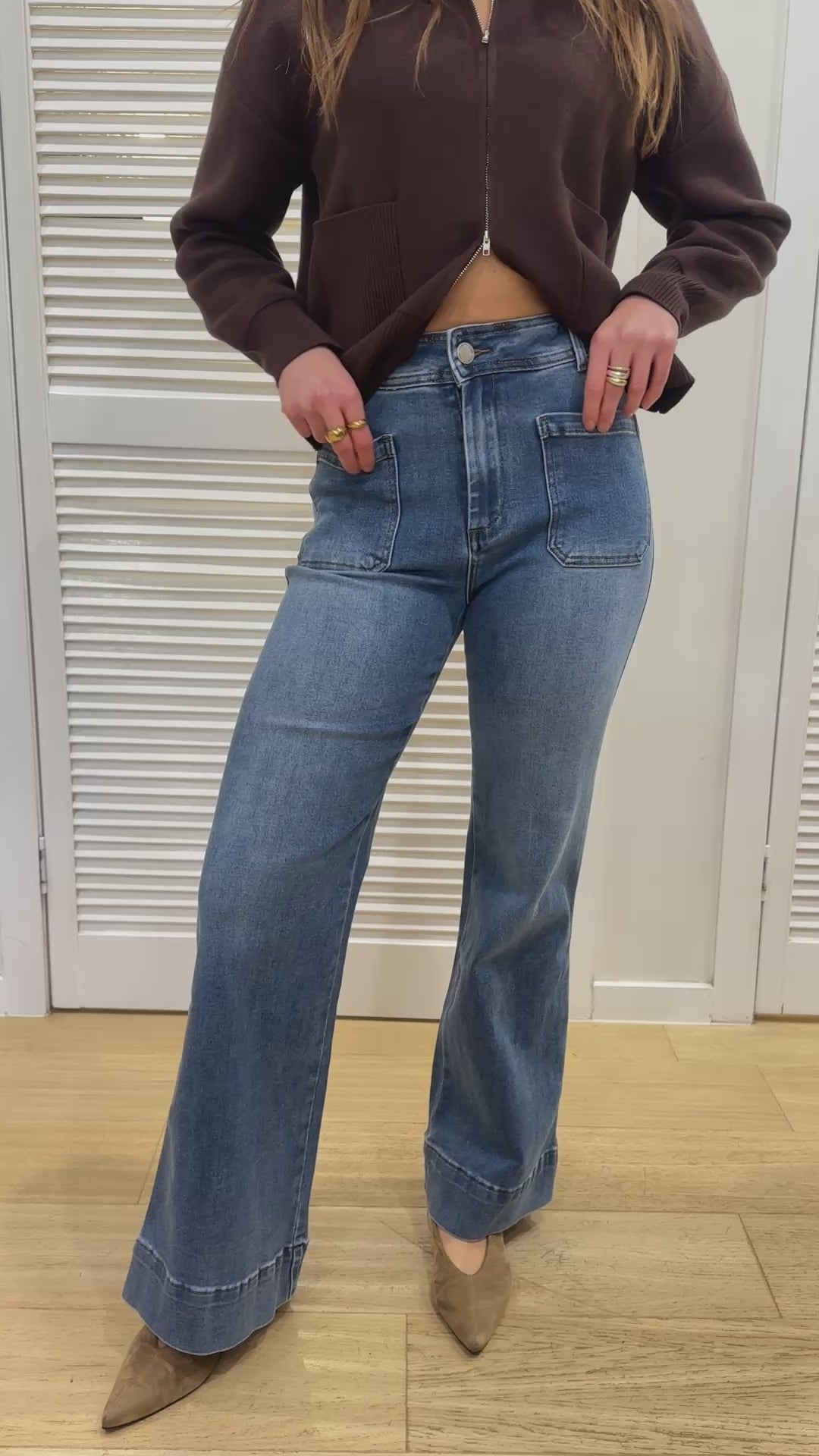 KENNY STRAIGHT LEG JEAN - MID WASH BLUE