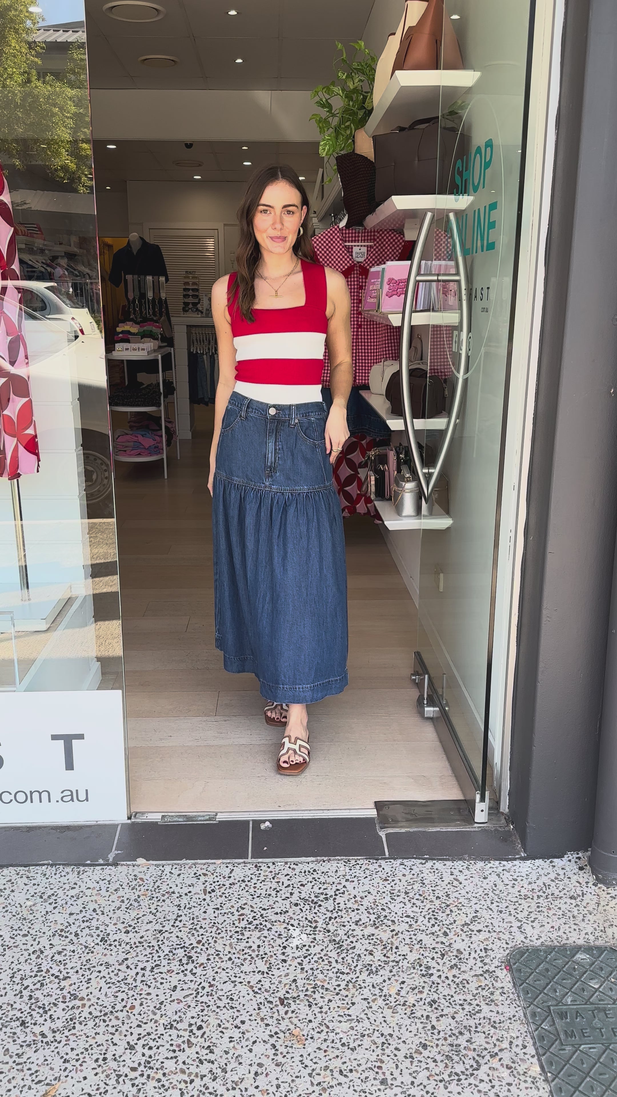 ARIEL FITTED TANK - RED STRIPE